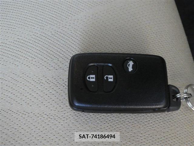 Toyota SAI 2014-09 215348-16
