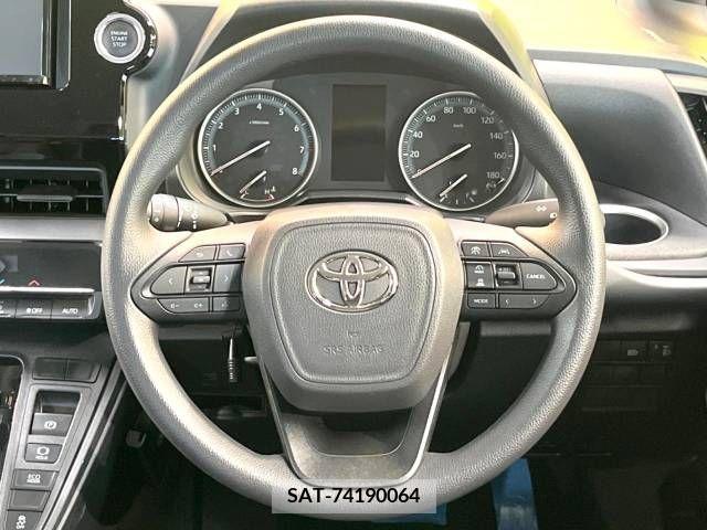 Toyota NOAH 2022-11 313586-12