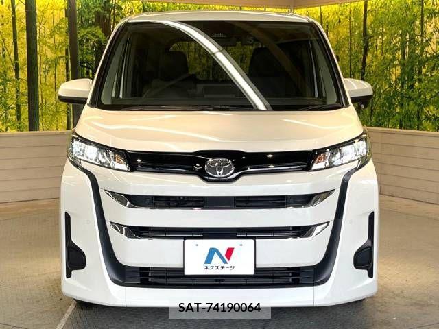 Toyota NOAH 2022-11 313586-15