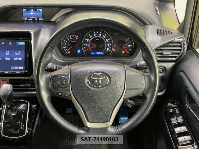 Toyota NOAH 2017-07 321545-12