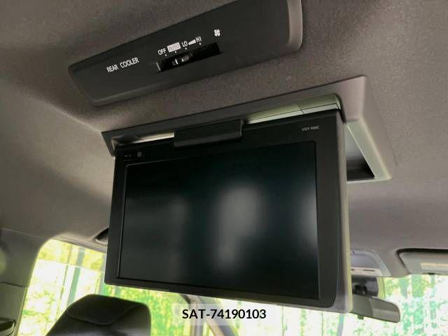 Toyota NOAH 2017-07 321545-3