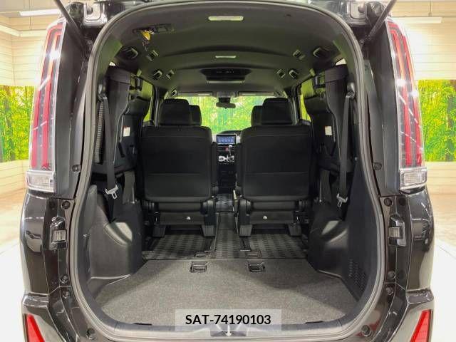 Toyota NOAH 2017-07 321545-11