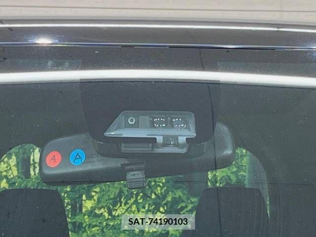 Toyota NOAH 2017-07 321545-2