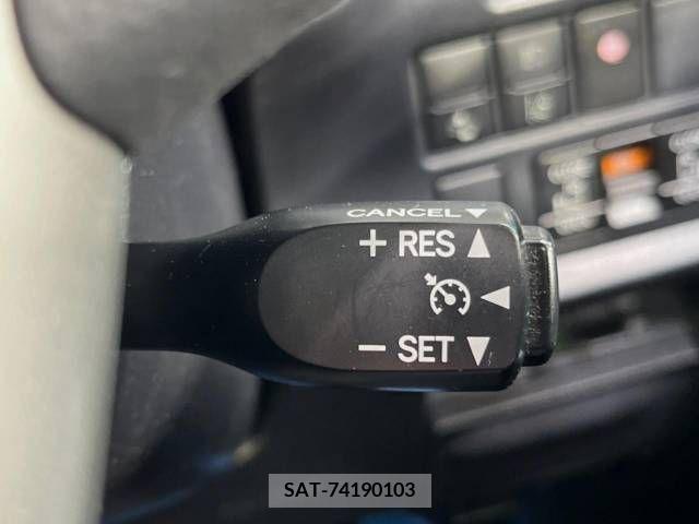 Toyota NOAH 2017-07 321545-7
