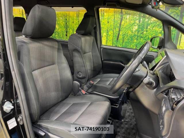 Toyota NOAH 2017-07 321545-8
