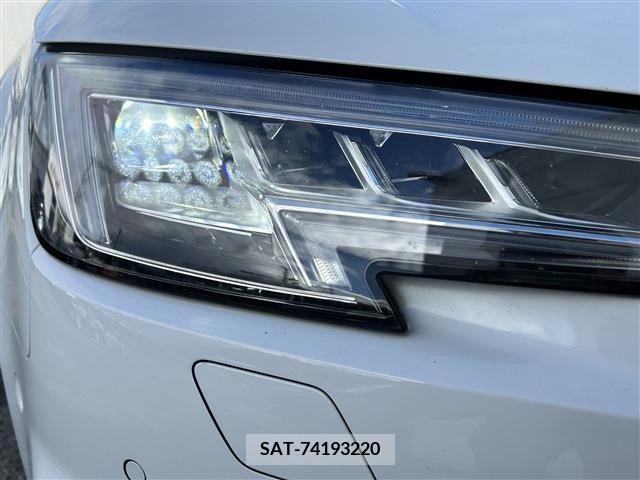 Audi A4 2018-11 260993-8