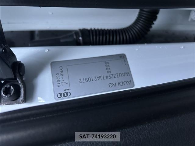 Audi A4 2018-11 260993-1