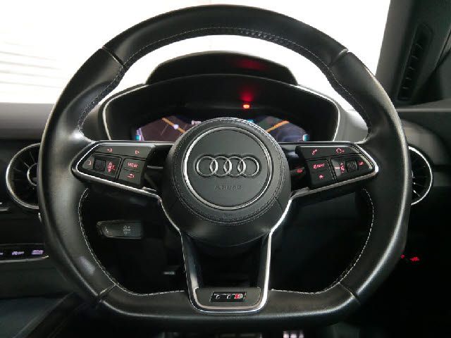 Audi TTS 2016-09 20775-10