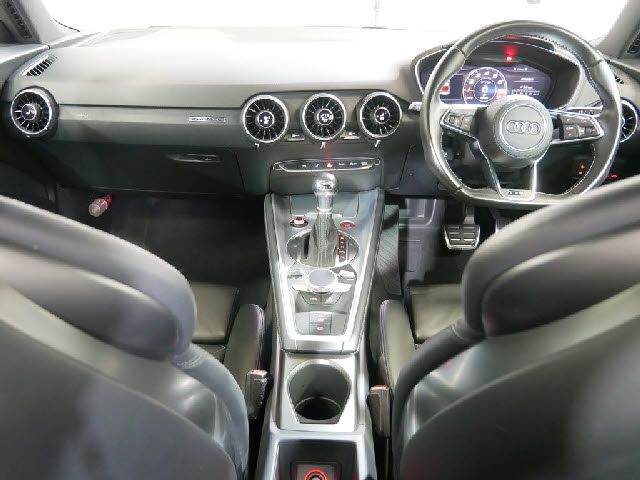 Audi TTS 2016-09 20775-1