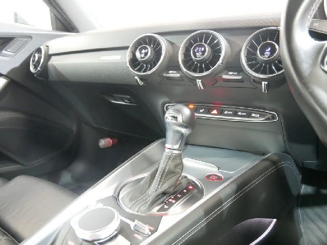Audi TTS 2016-09 20775-16