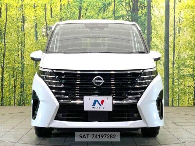 Nissan SERENA 2023-03 205384-15
