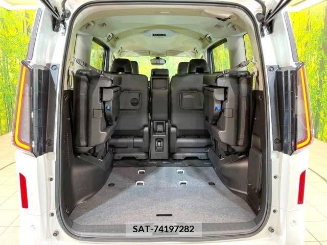 Nissan SERENA 2023-03 205384-11