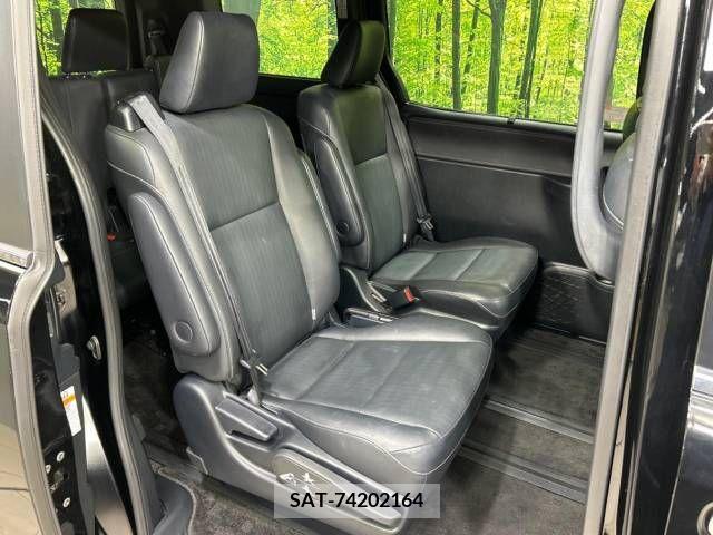 Toyota ESQUIRE 2016-11 216517-8