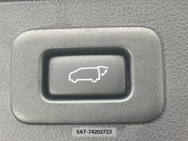 Toyota ALPHARD 2022-09 221772-16