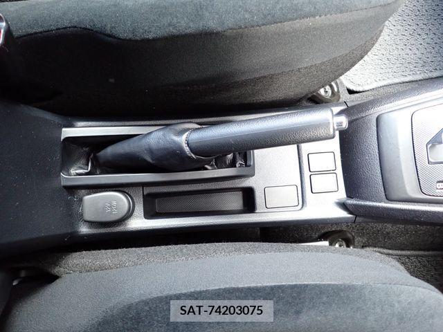 Toyota COROLLA AXIO 2018-01 211049-21