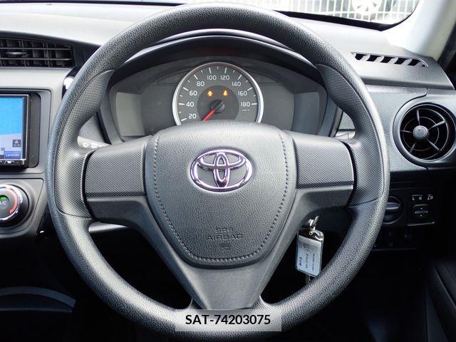 Toyota COROLLA AXIO 2018-01 211049-3
