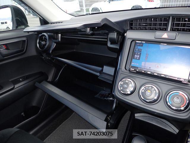 Toyota COROLLA AXIO 2018-01 211049-12