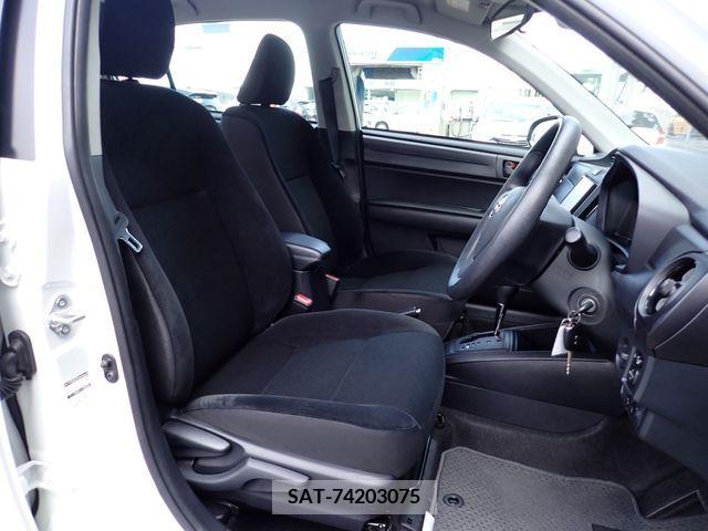 Toyota COROLLA AXIO 2018-01 211049-13
