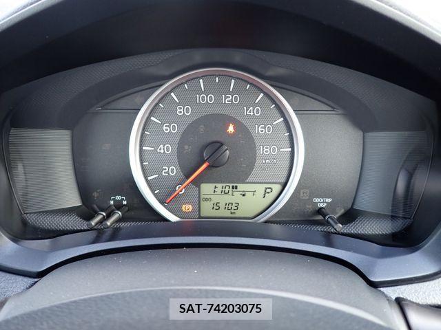 Toyota COROLLA AXIO 2018-01 211049-4