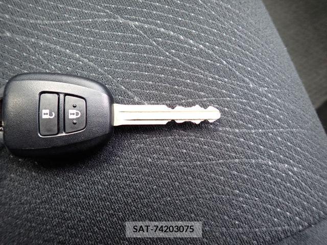 Toyota COROLLA AXIO 2018-01 211049-17