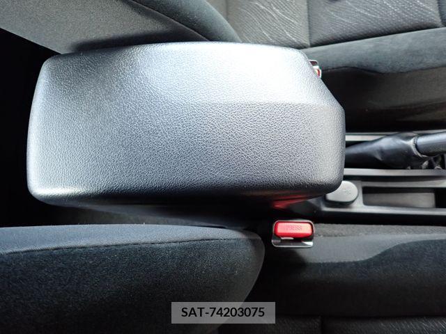 Toyota COROLLA AXIO 2018-01 211049-23