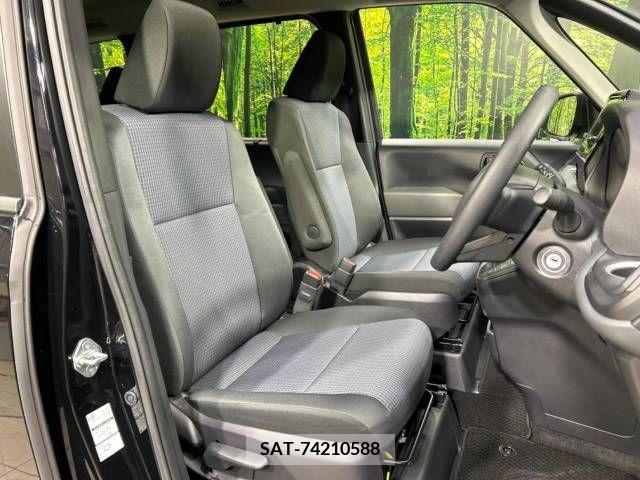 Toyota NOAH 2023-04 375865-8