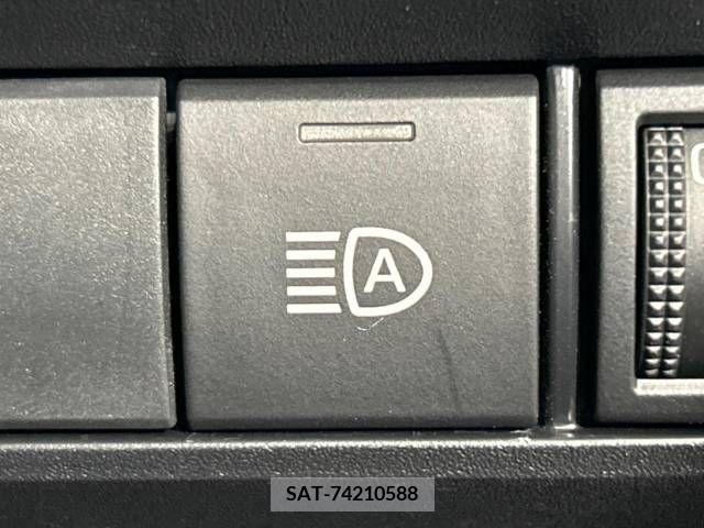 Toyota NOAH 2023-04 375865-7