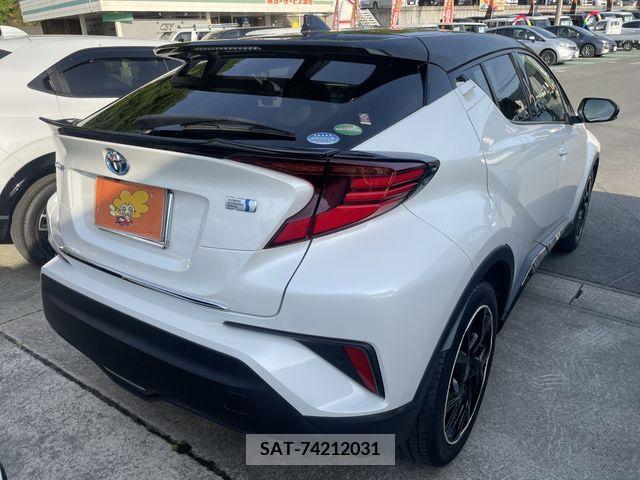 Toyota C-HR 2020-11 294897-2