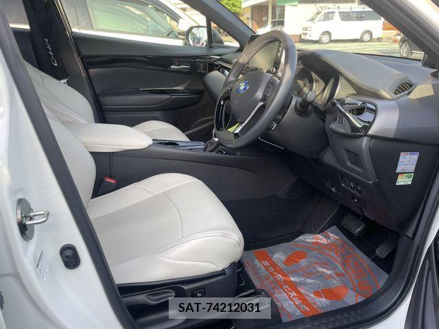 Toyota C-HR 2020-11 294897-4