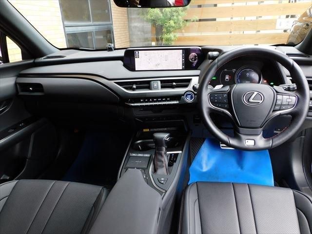 Lexus UX 2020-06 23052-12