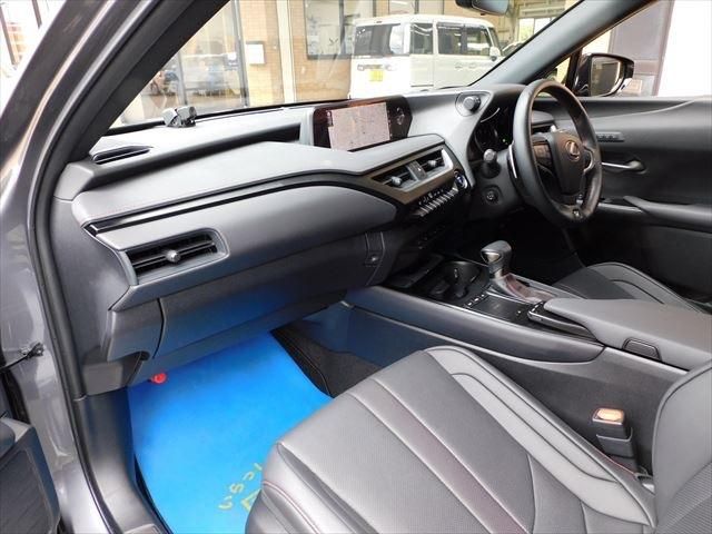 Lexus UX 2020-06 23052-14