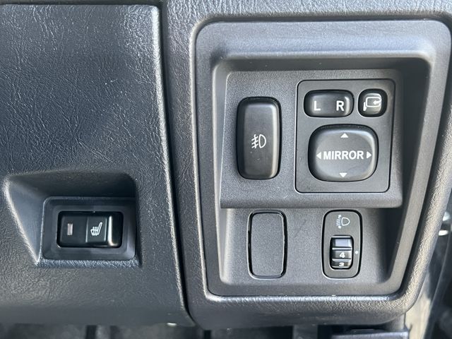 Nissan KIX 2011-01 14529-14