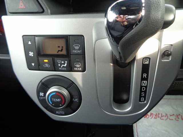 Daihatsu WAKE 2015-11 8100-6