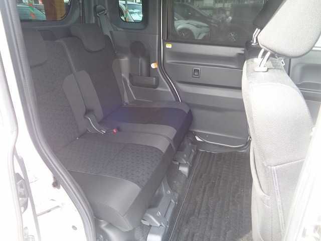 Daihatsu WAKE 2015-11 8100-15