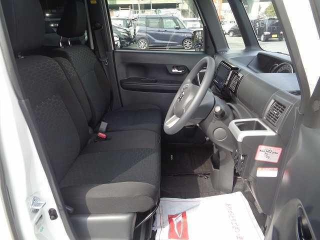 Daihatsu WAKE 2015-11 8100-14