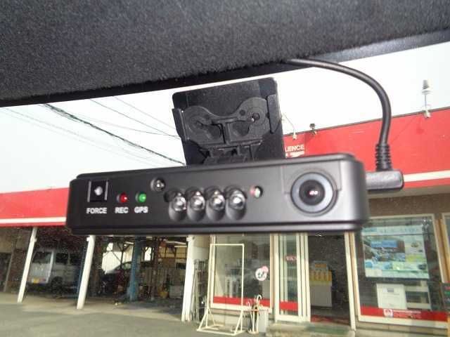 Daihatsu WAKE 2015-11 8100-13