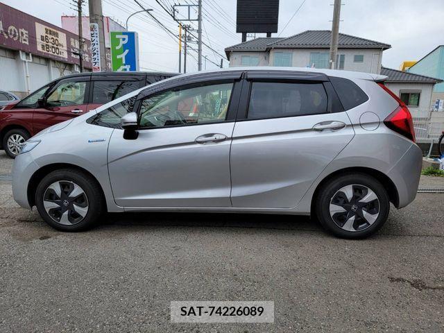 Honda FIT HYBRID 2017-03 304084-6