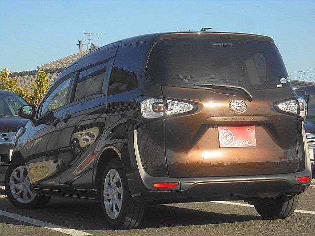 Toyota SIENTA 2016-12 184430-2