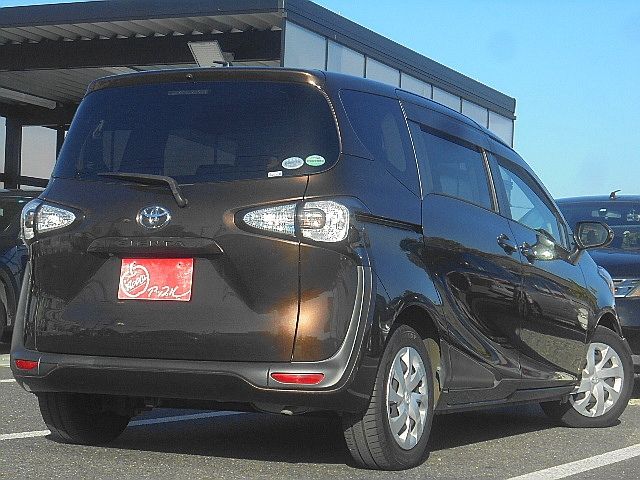 Toyota SIENTA 2016-12 184430-4