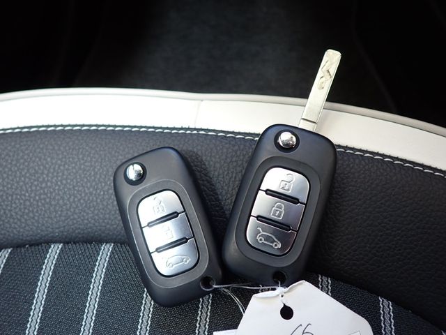 Renault TWINGO 2022-10 11701-24
