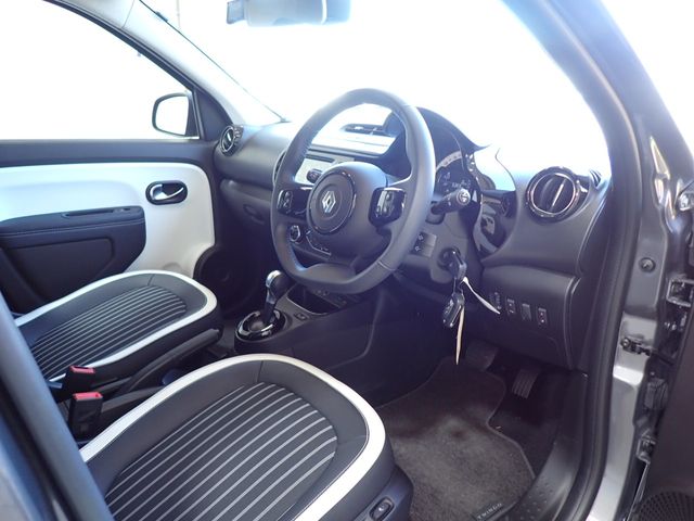 Renault TWINGO 2022-10 11701-1