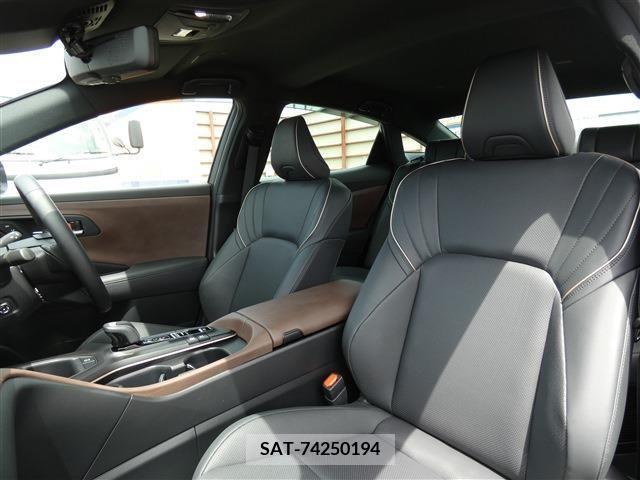 Toyota CROWN 2022-09 297733-24