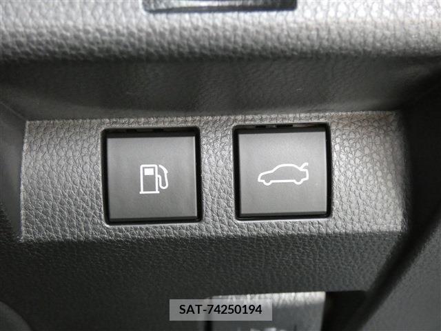 Toyota CROWN 2022-09 297733-18