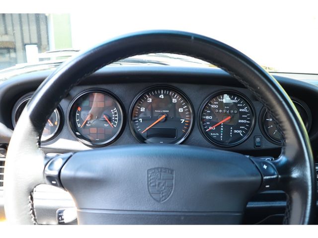 Porsche 911 1996-02 2465-21