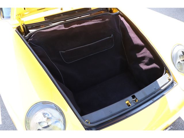 Porsche 911 1996-02 2465-26