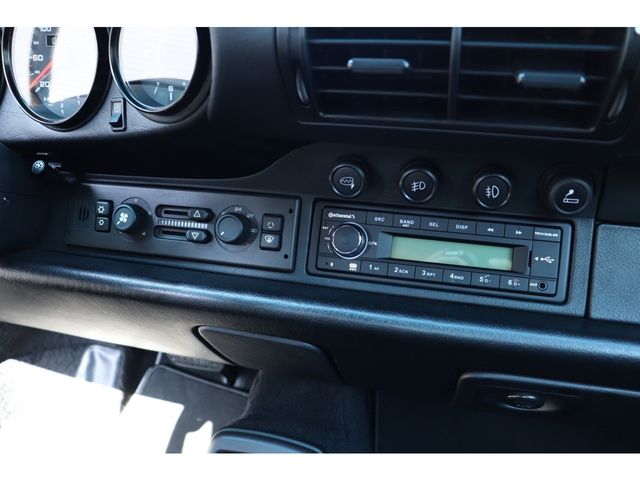 Porsche 911 1996-02 2465-20