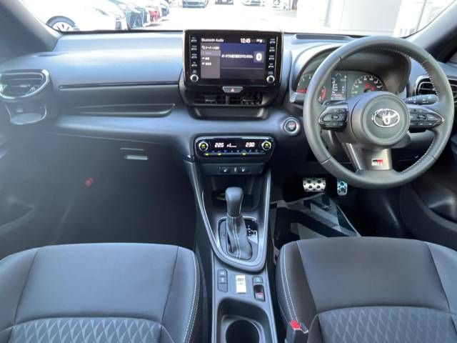 Toyota YARIS 2021-05 18815-1