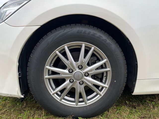 Toyota CROWN SEDAN 2013-02 10851-23