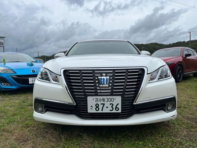 Toyota CROWN SEDAN 2013-02 10851-2