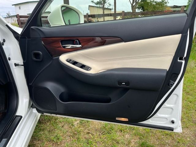 Toyota CROWN SEDAN 2013-02 10851-24